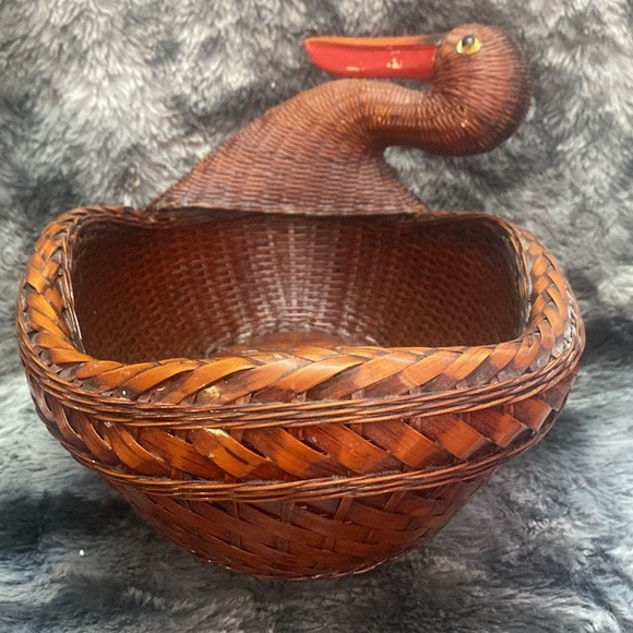 Brown Wicker Duck Basket - Picture 2 of 16